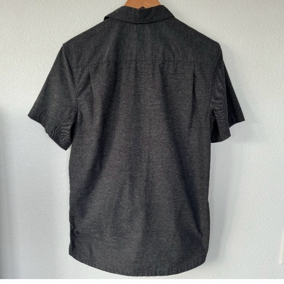 lululemon Small Mens Short Sleeve Snaps Button Up Heathered Grey - Picture 3 of 4